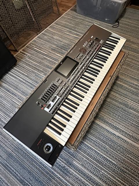 Korg Pa4X 76-Key Professional Arranger Keyboard